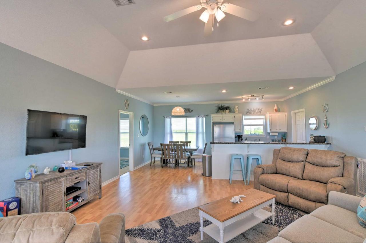 Bright Crystal Beach House, Walk To Coast! Bolivar Peninsula Exterior foto